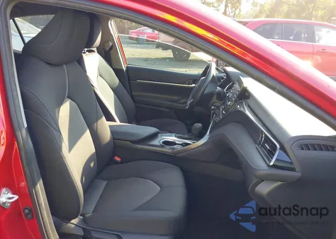 2023 Toyota Camry Le z USA, uszkodzony, nr VIN 4T1C11AK2PU185392